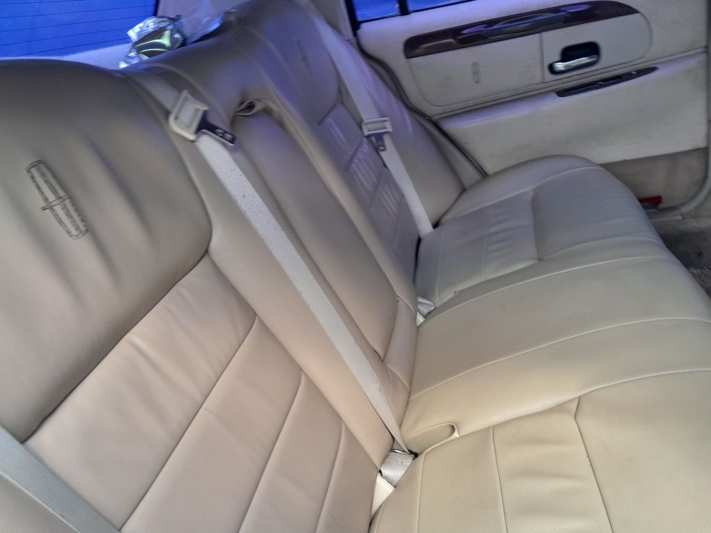 Klapa bagażnika lincoln town car