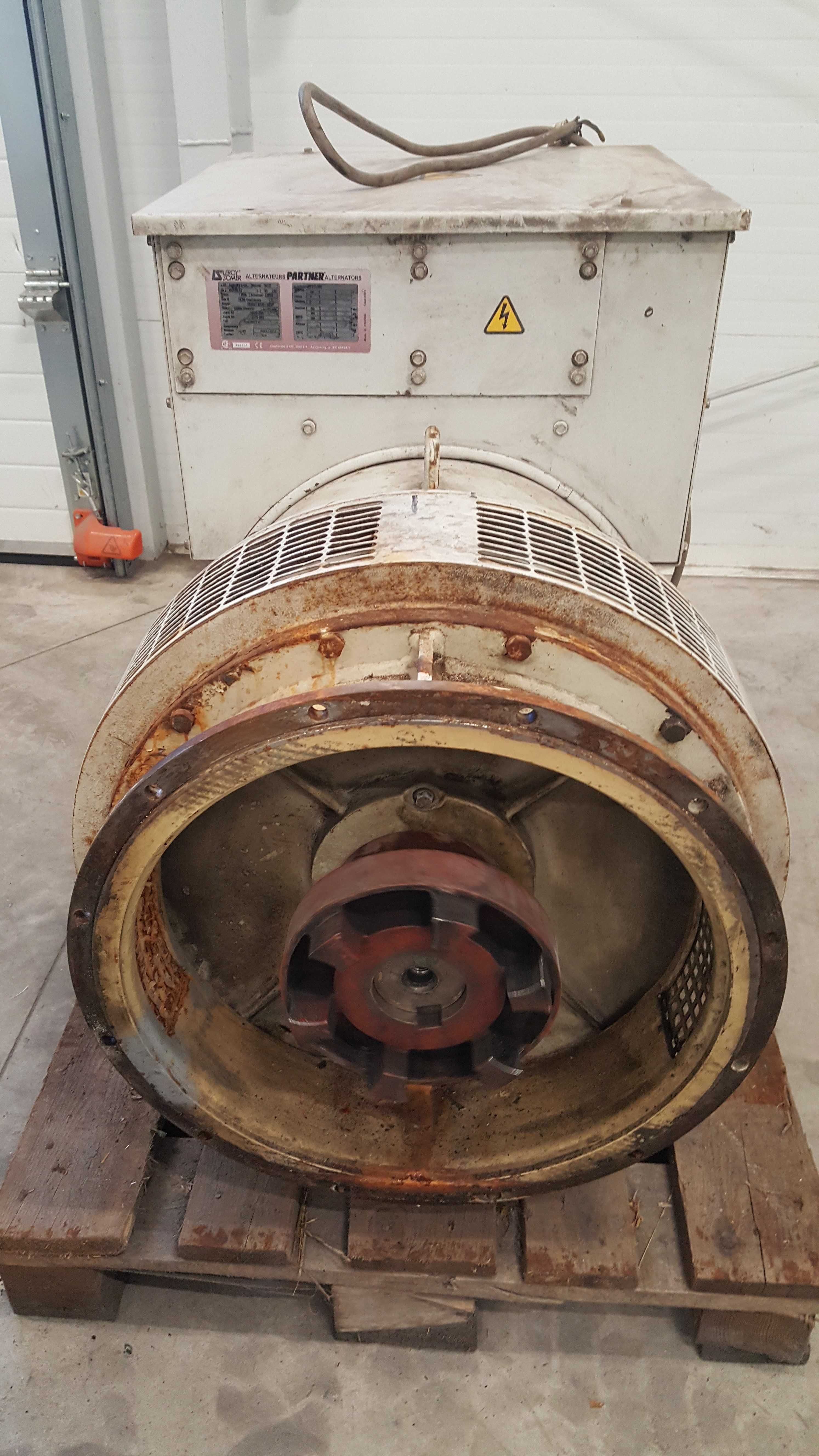Prądnica alternators LSA 46.2 L9 C 4/6 firmy Leroy Somer 200kW