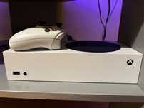 Xbox Series S, 2 pady i ładowarka Okazja