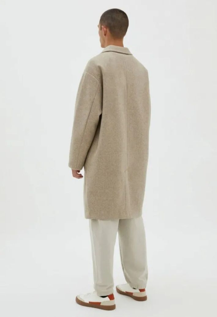Чоловіче пальто Pull& Bear L