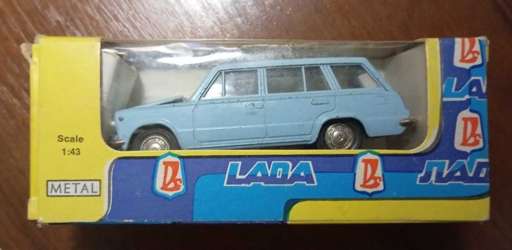 Продаю коллекционные модели машинок СССР масштаба 1:43.  ваз 2105 А39