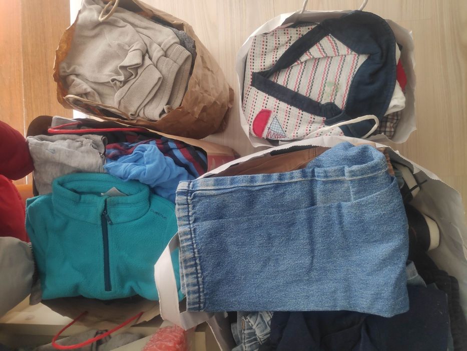 Troco/vendo roupa de bebê.