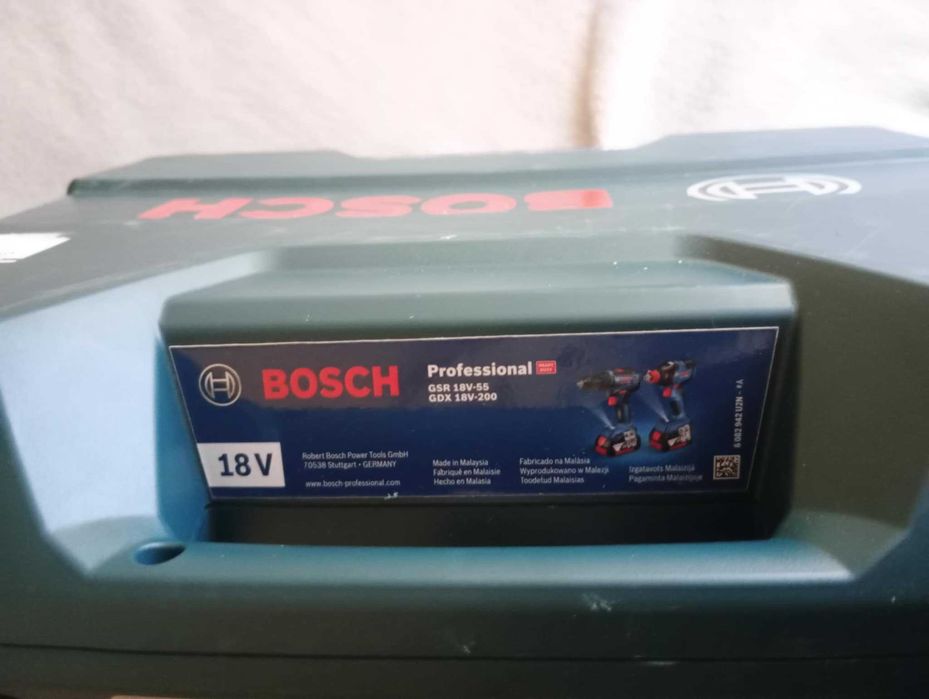 Zestaw wkrętarka BOSCH Professional GSR 18V-55 + GDX 18V-200 2x4,0Ah