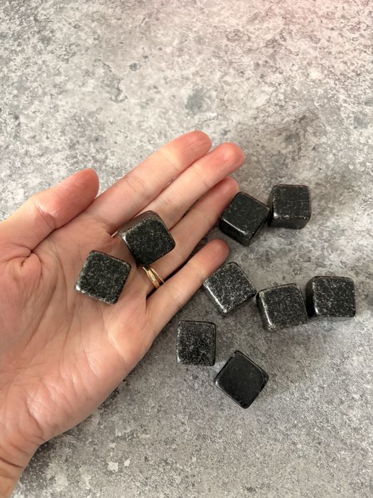 Whisky stones kamienie do whisky mrozenia kostki kamienne