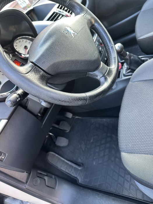 Продам Peugeot 207 2011 року турбодизель 1.6