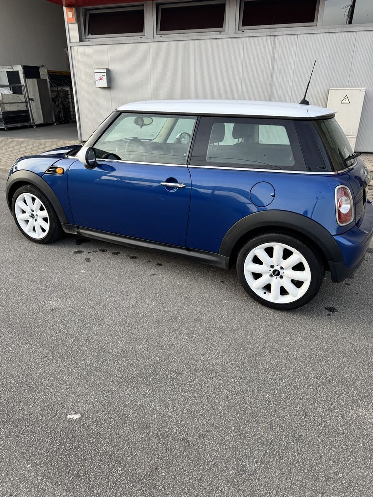 VENDO MINI ONE 1.6 D 2012
