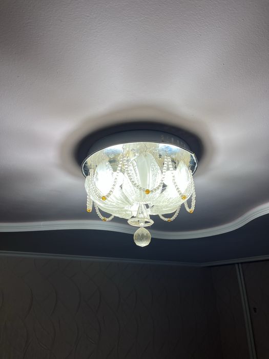 Продам люстру в зал