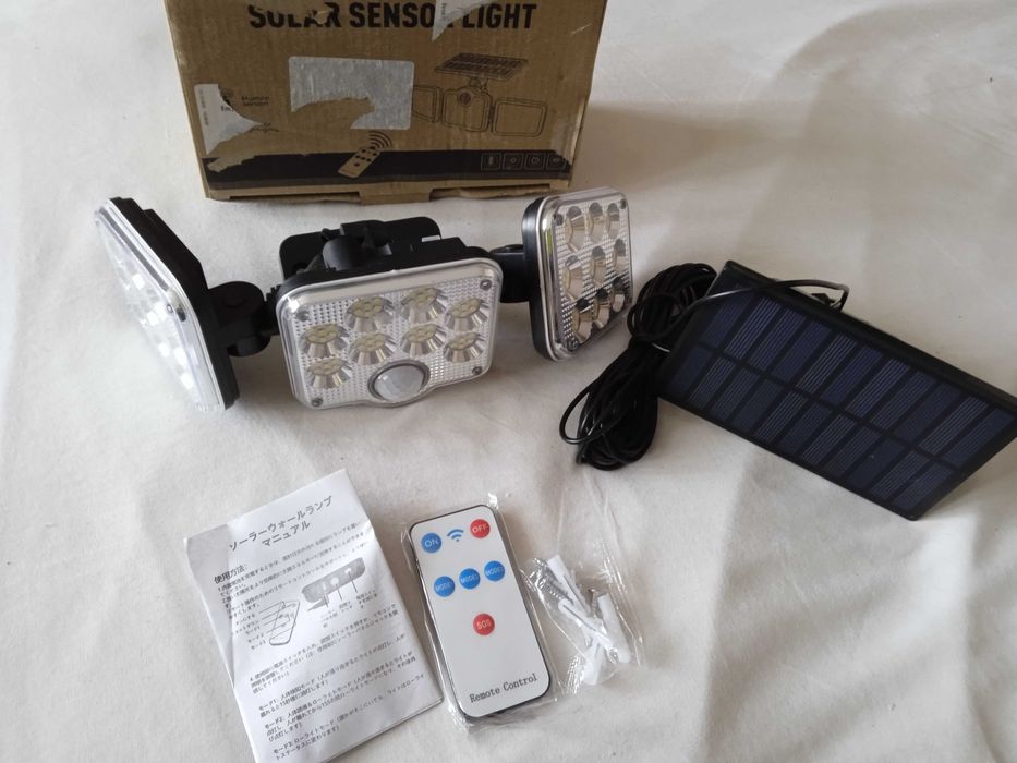 Вуличний світильник LED на сонячній панелі, з датчиком руху.