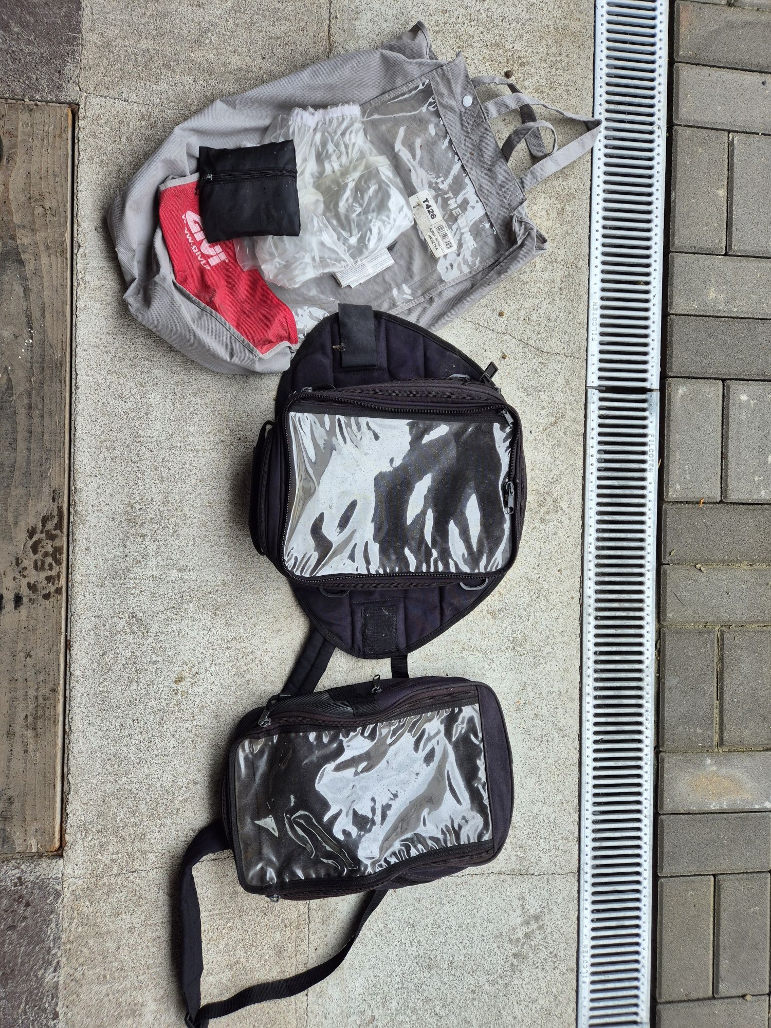 Torba na bak magnetyczna Givi Voyager Bag tank pad