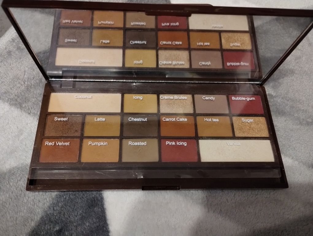 Makeup Revolution Elixir Chocolate Paleta Cieni do Powiek