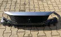 Grill atrapa peugot 3008 lift