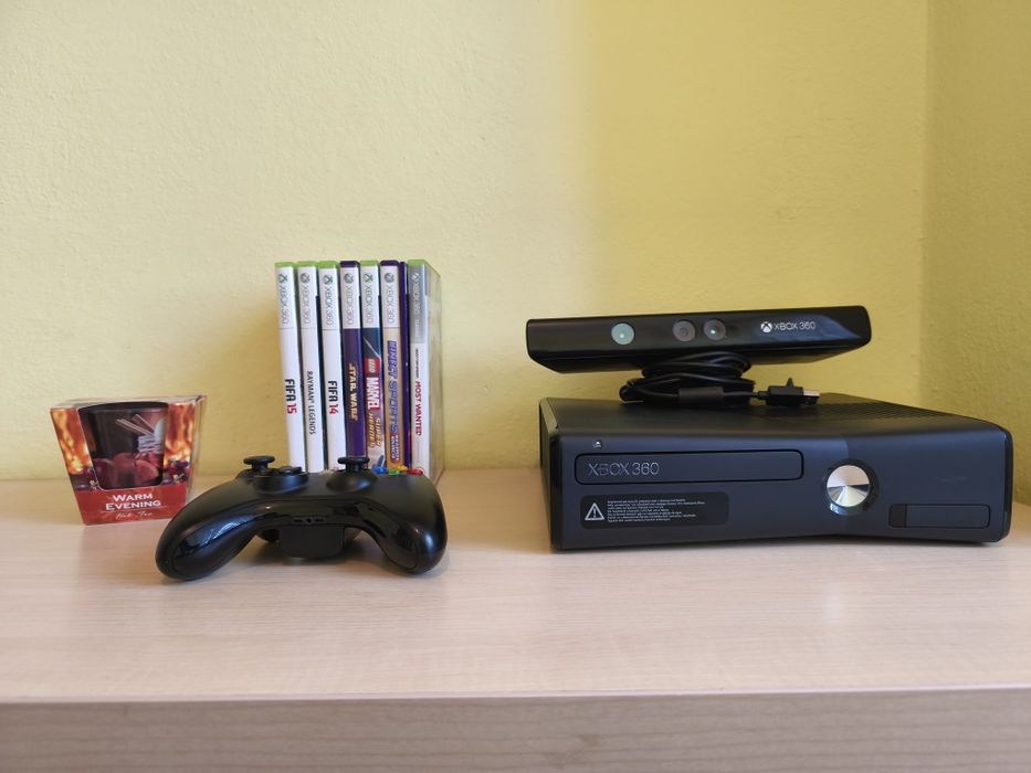 Konsola XBox 360+ Kinect