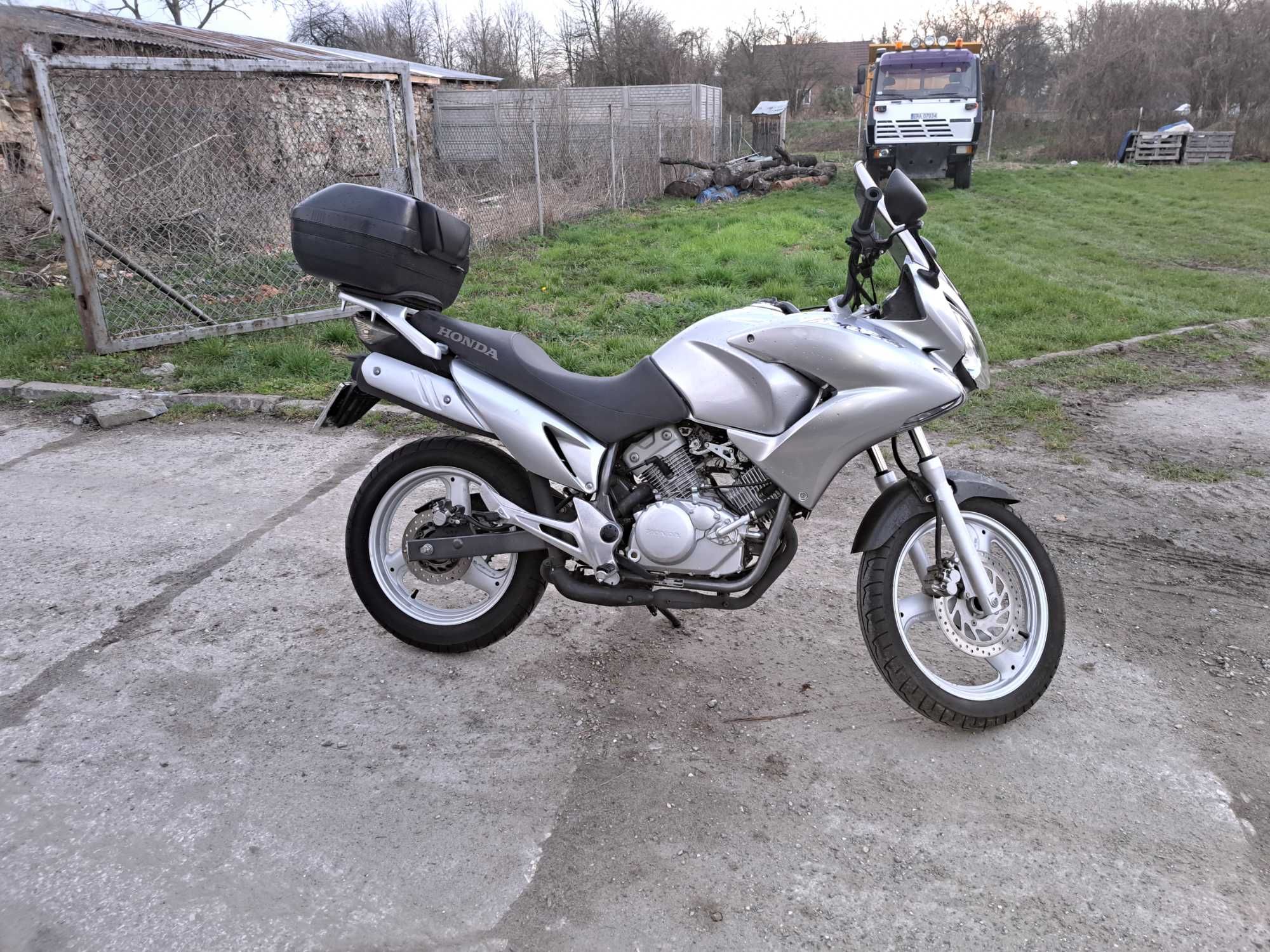 Honda Varadero 125 kat B na wtrysku Stan BDB Kufer