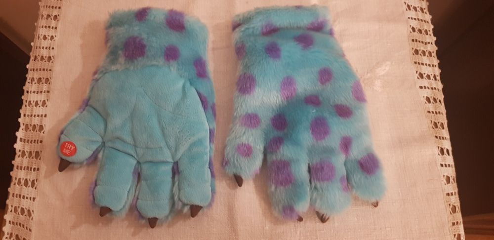 Luvas Fantasia Monster da Disney. Também tenho o fato completo por 25.