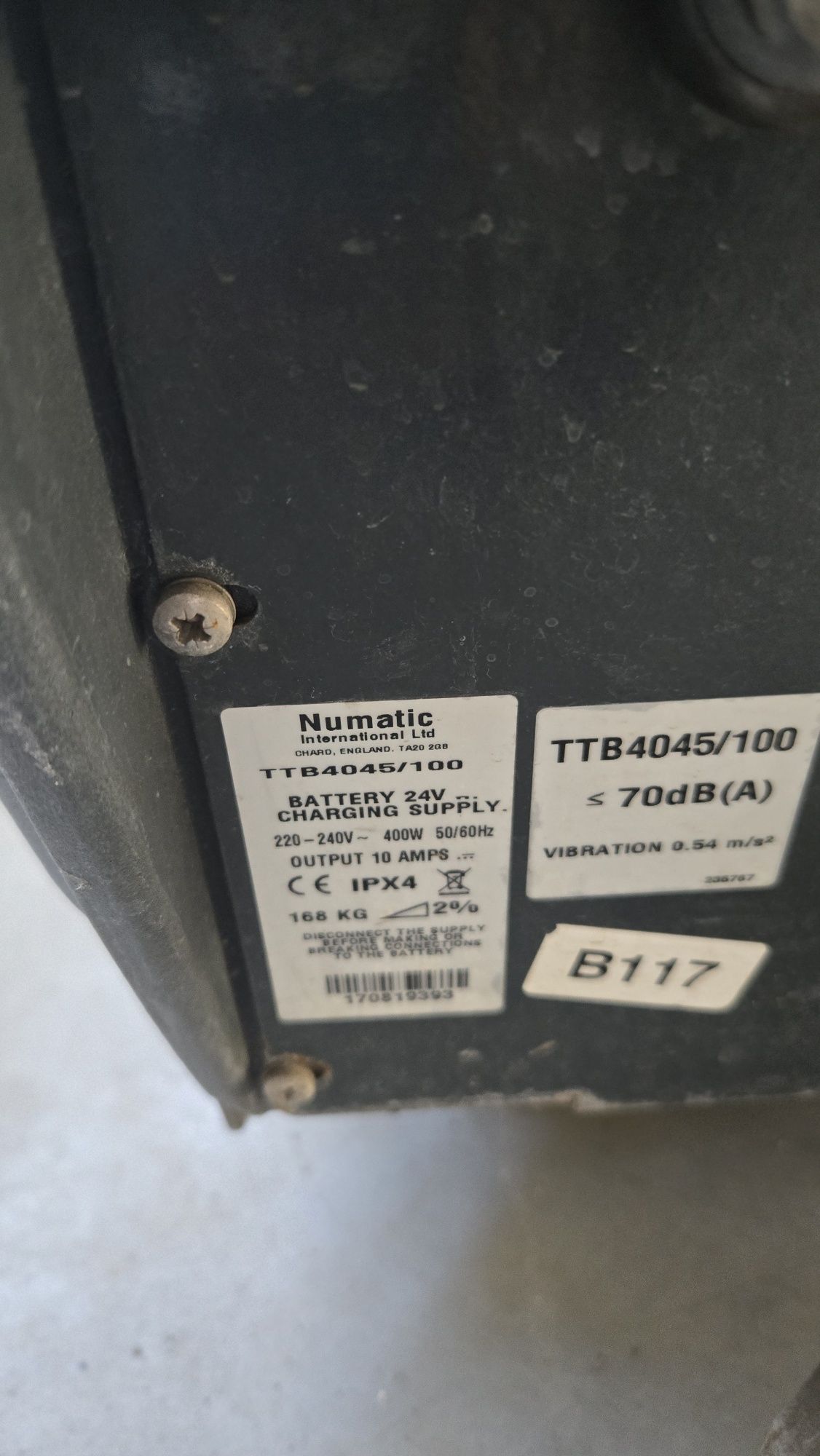 Szorowarka Numatic TTB 4045/100 • bateryjna 24V • sprawna • FV