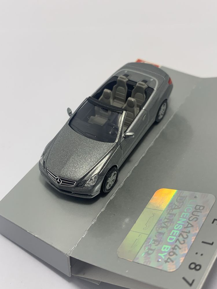 Mercedes E Cabriolet da Busch escala 1/87