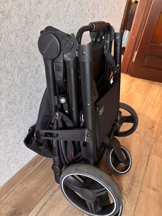Прогулянкова коляска Carrello Bravo