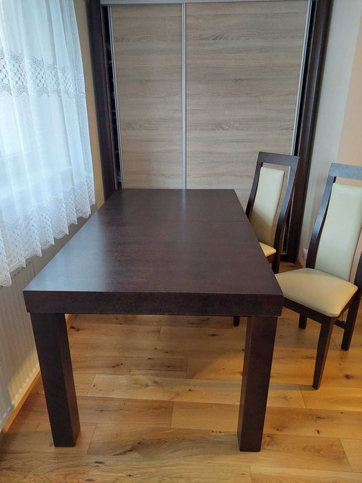 MEBLE, stół z krzesłami, witryna, komoda