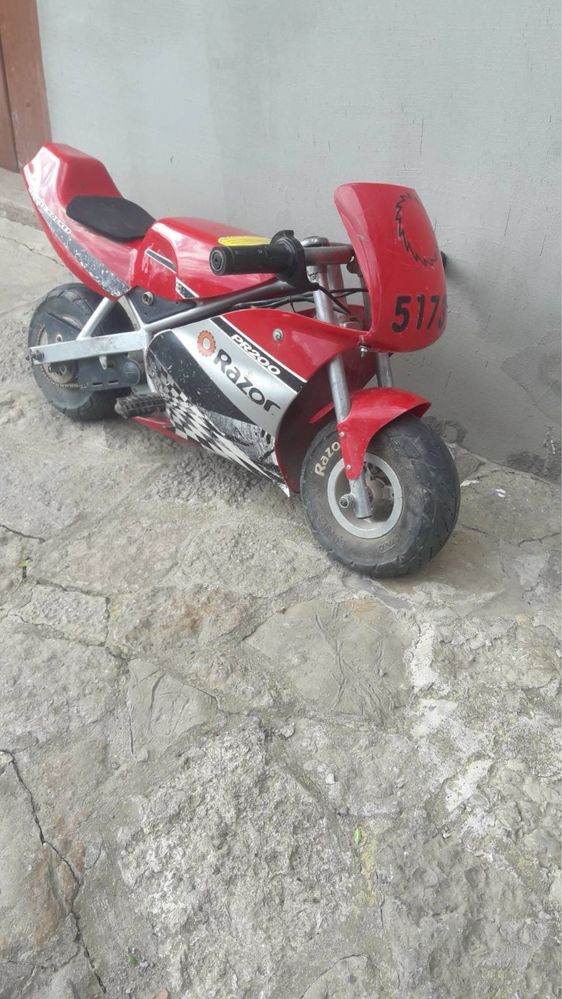електричний мінібайк Razor Pocket Rocket PR200