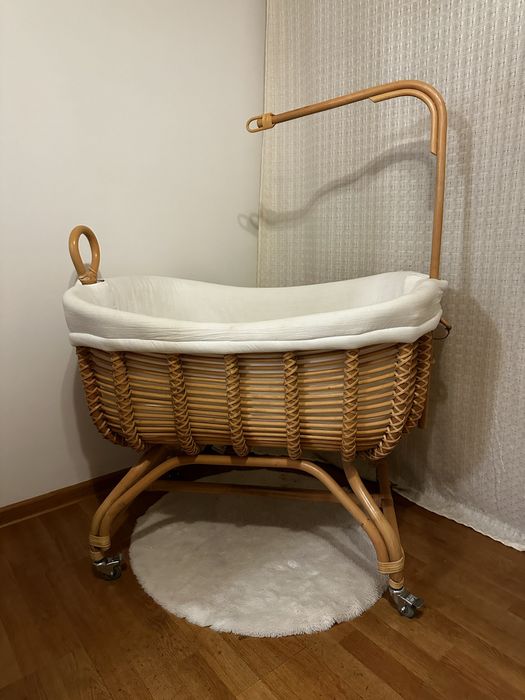 Łóżeczko rattanowe Kołyska na kółkach