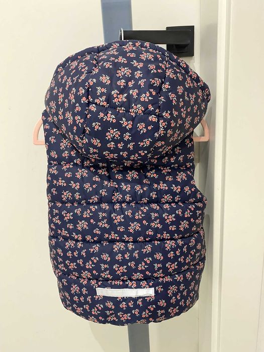 Śliczna kamizelka dla dziewczynki