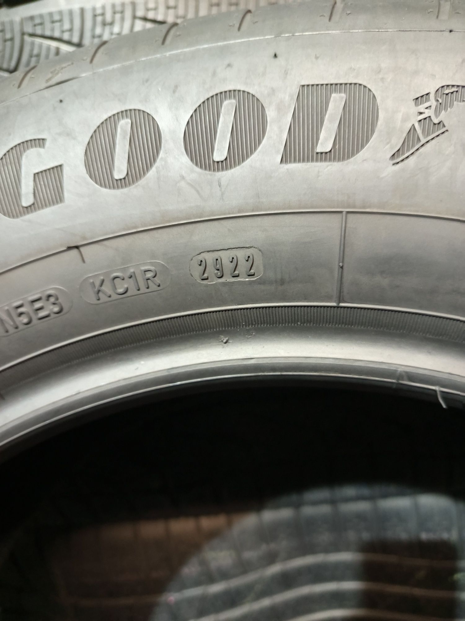 215/65R17 GoodYear EfficientGrip Performance