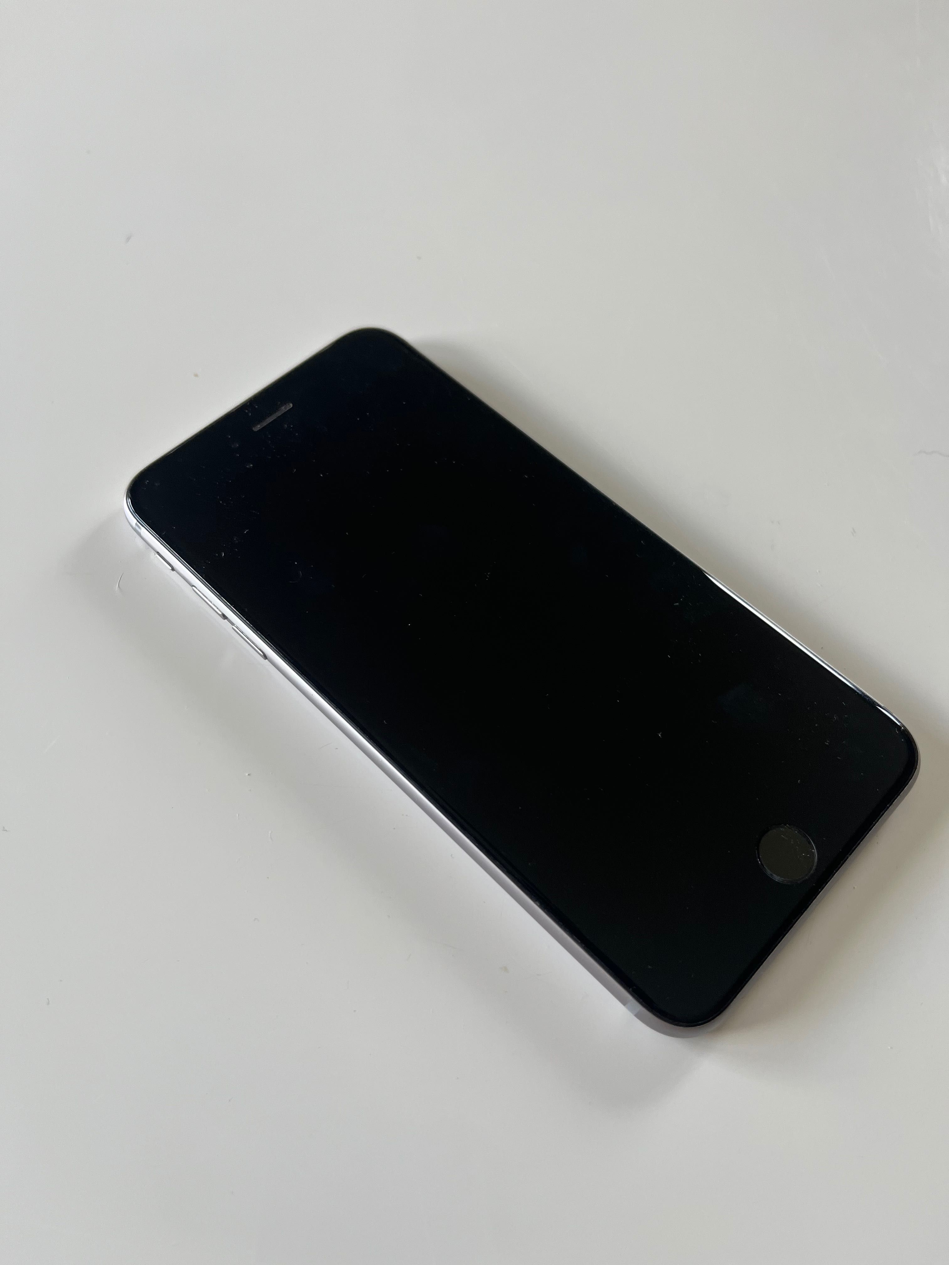 iPhone s 6 w kolorze czarnym