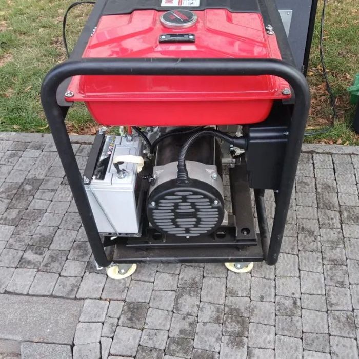 Генератор бензиновий 8 Кв