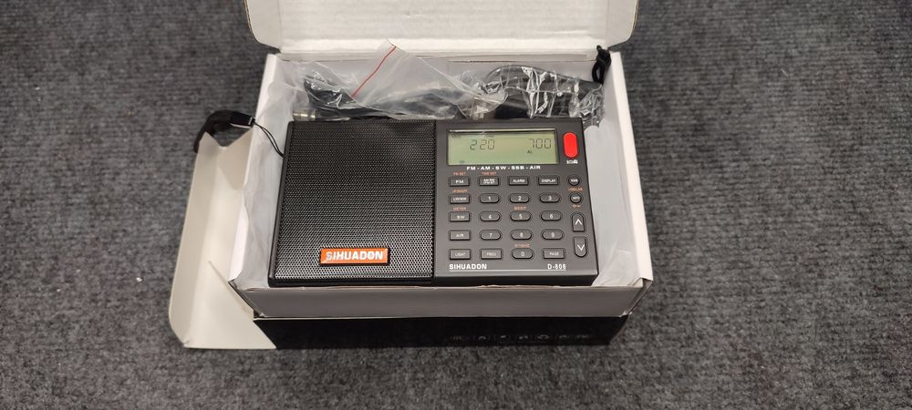 SIHUADON D-808 всехвильовий радіоприймач
