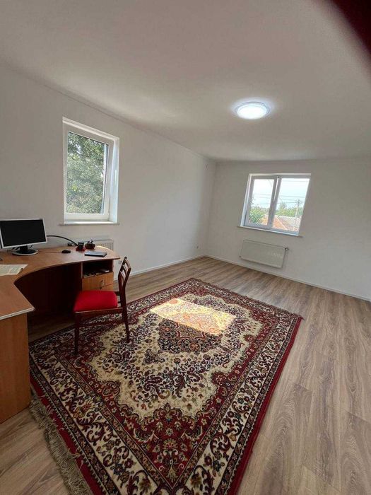 Продам 2-х этажный, современный, дом новой постройки в Центре