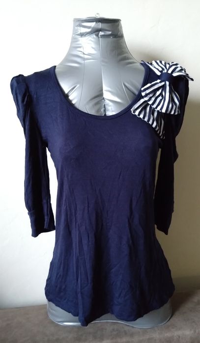 Granatowa bluzka z rayonu z rękawem 3/4