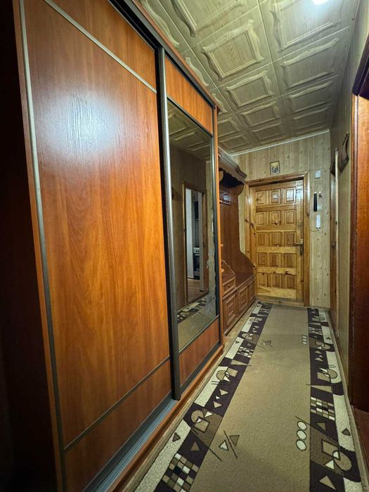 Продаж 3 кімнатної квартири в районі Північного