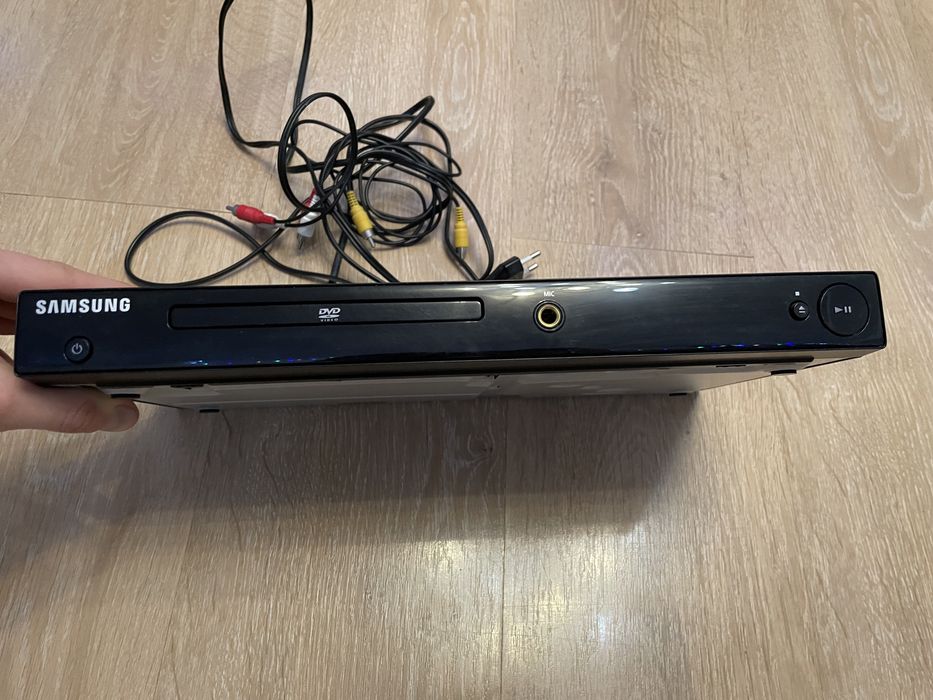 Лазерный видеопроигрыватель DVD SAMSUNG
