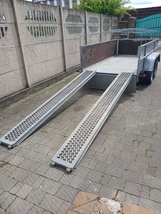 Прицеп легковий двохосний з гальмами