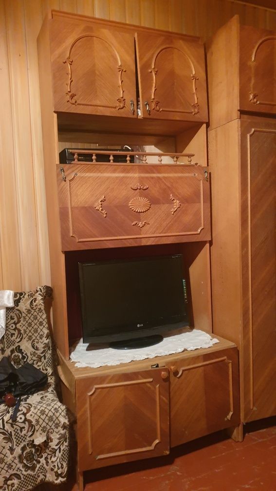 Шкафчик двойной под телевизор .и не только