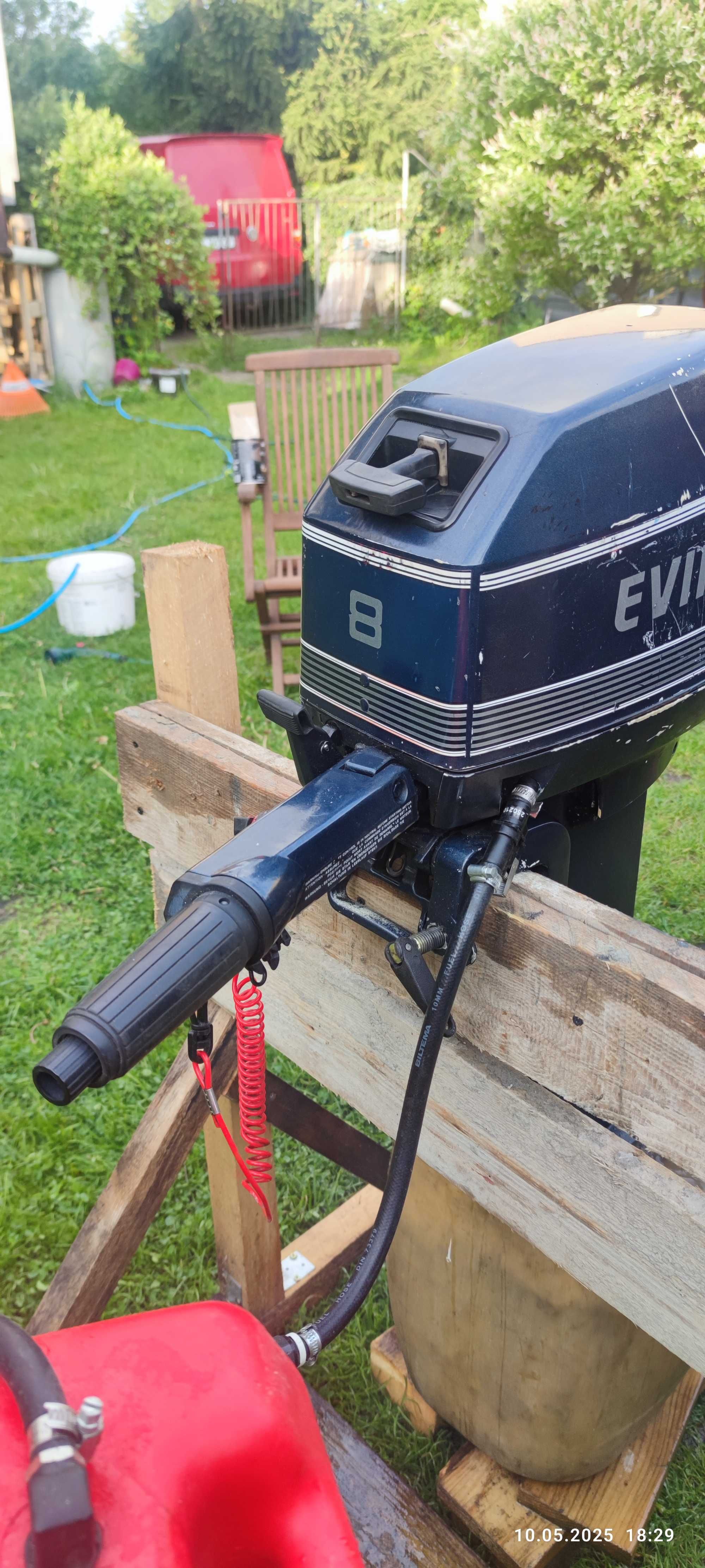 Silnik zaburtowy EVINRUDE 8 HP dwutakt