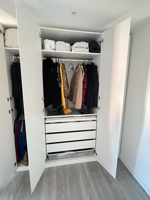 Roupeiro de Casal (Semi-Novo)