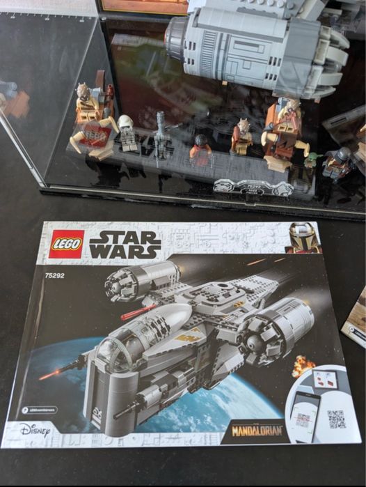 Lego 75292 Mandalorian the Razor Crest Star Wars com 75264