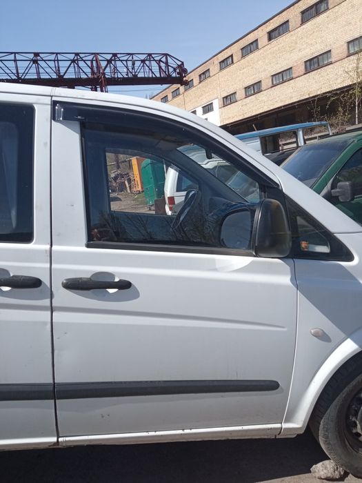 Дверь передняя правая Mercedes Vito 639, Viano белый цвет