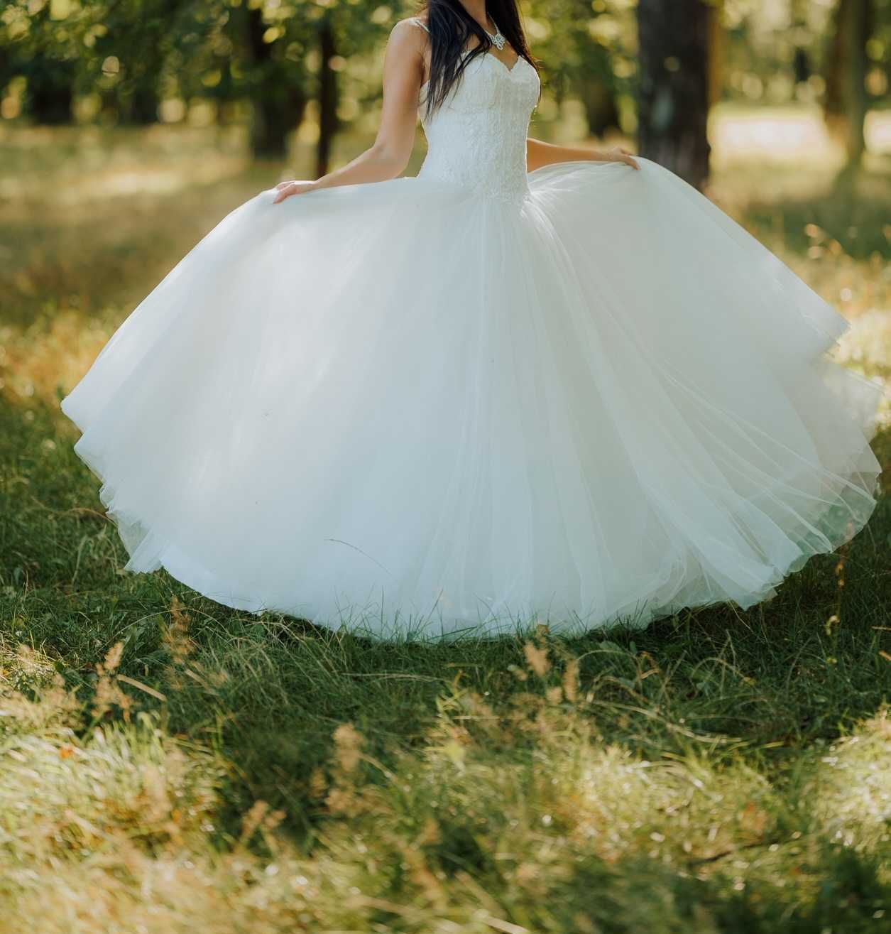 Suknia ślubna biała księżniczka z gorsetem brokatowa