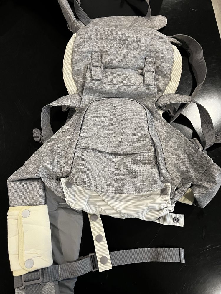 Chicco Hip Seat Carrier - All In One