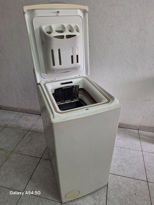 Máquina de lavar roupa whirlpool