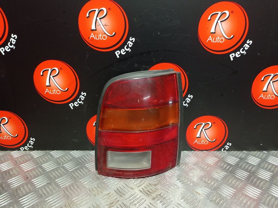 Farolim Stop Dto Nissan Micra Ii (K11)