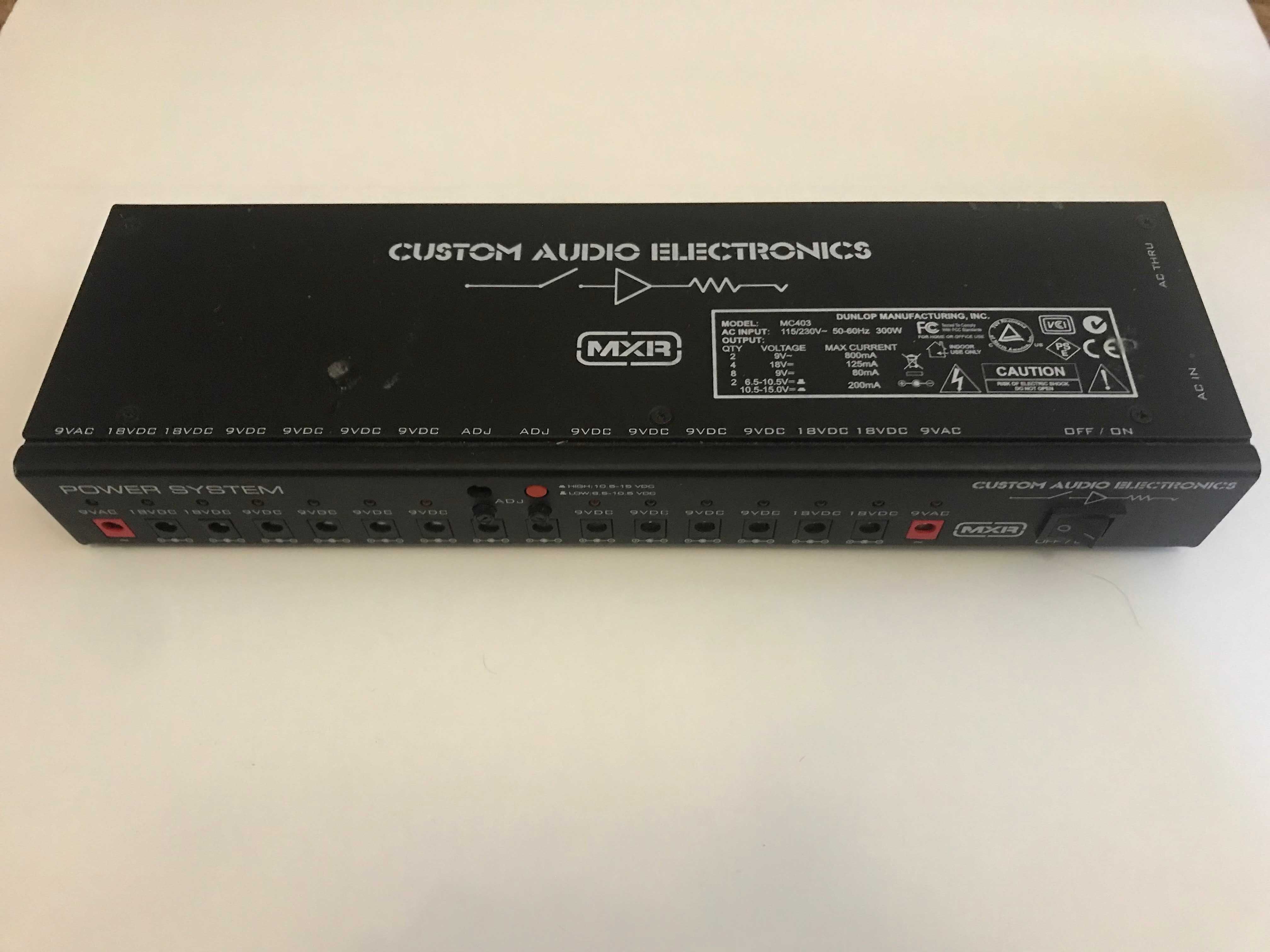 MXR Custom Audio Electronics MC403 Power System