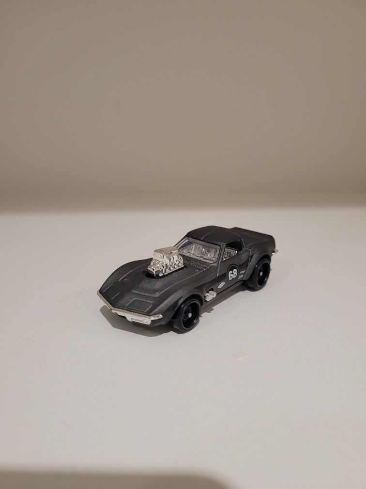 Varias miniaturas HotWheels