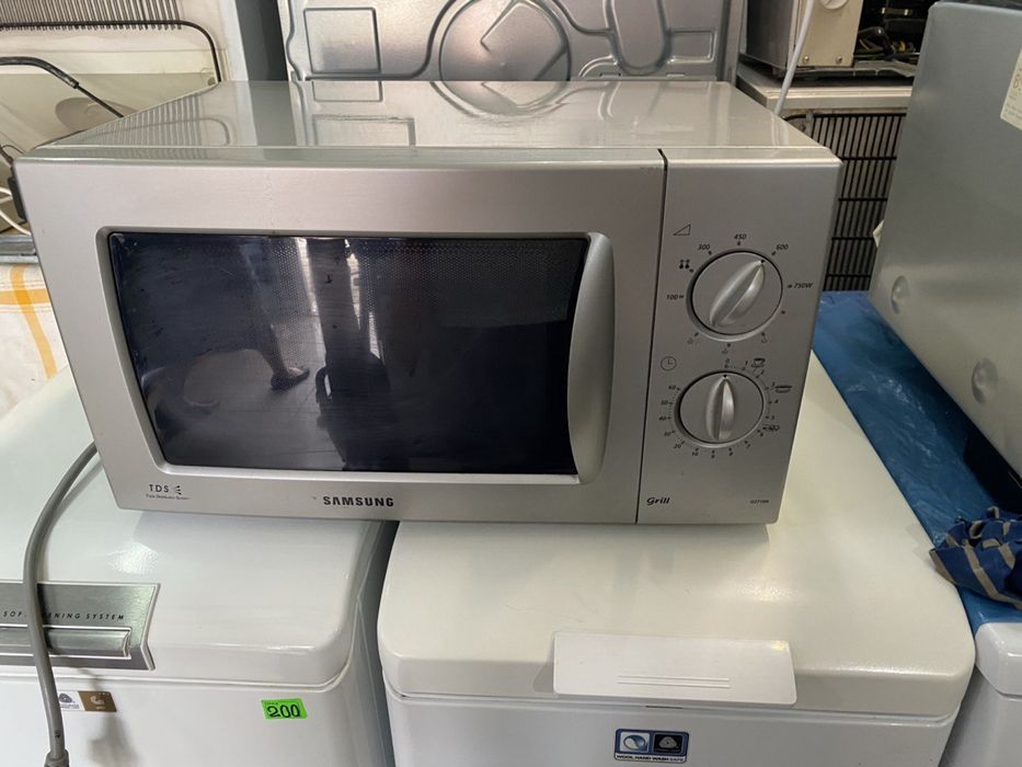 Мікрохвильова піч б/у з Німеччини