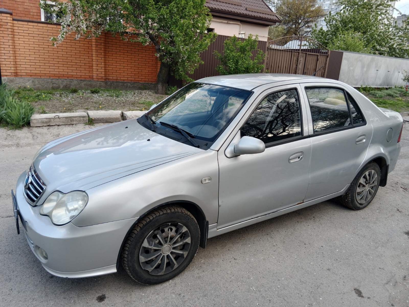 Срочно продам Geely CK 2