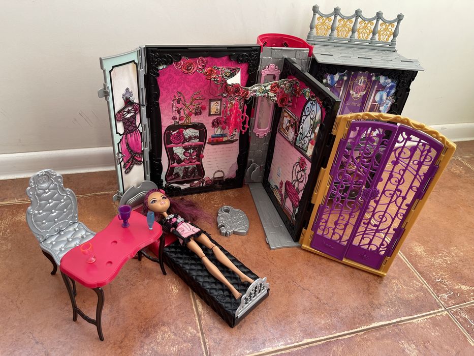 Ever After High Thronecoming Briar Beauty Doll and Set Евер Афтер Хай
