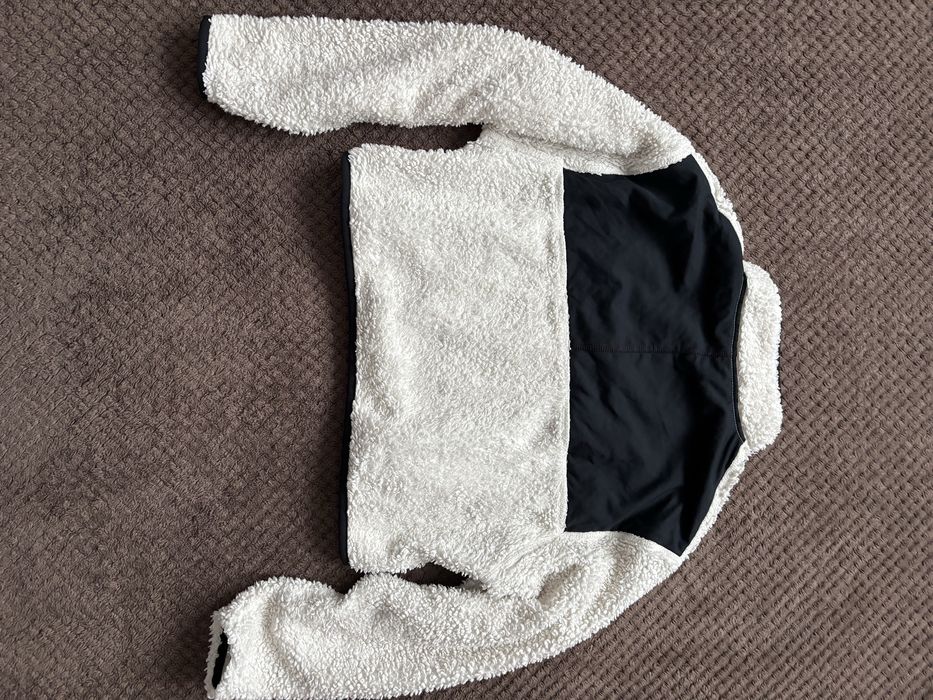 Кроп-топ укорочена кофта Nike