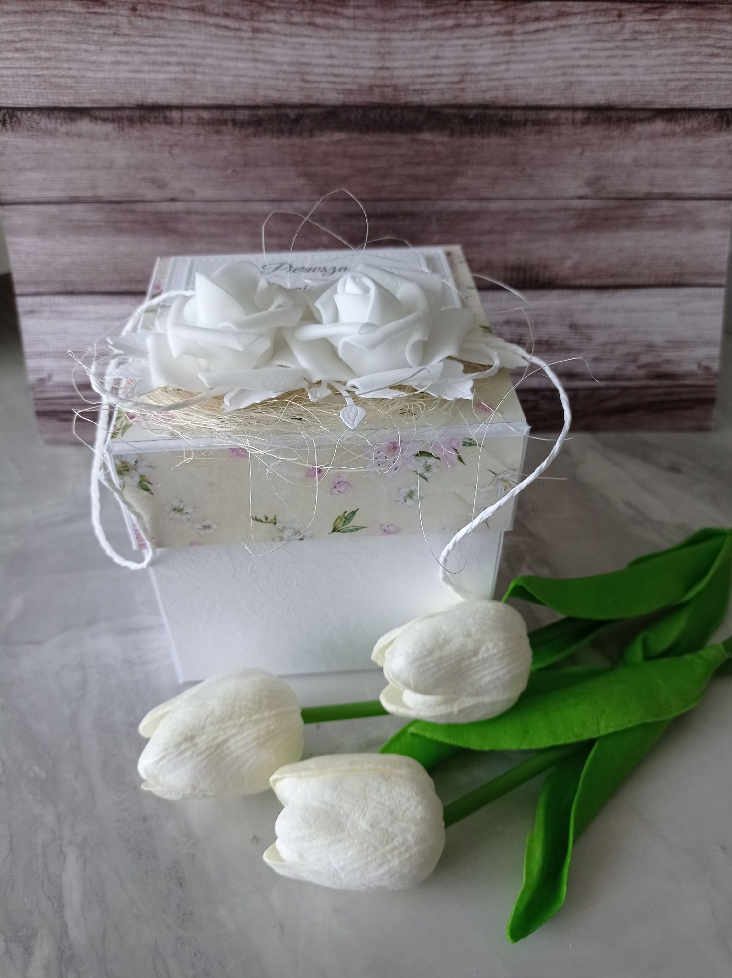 Pamiątka kartka 3d exploding box komunia Święta